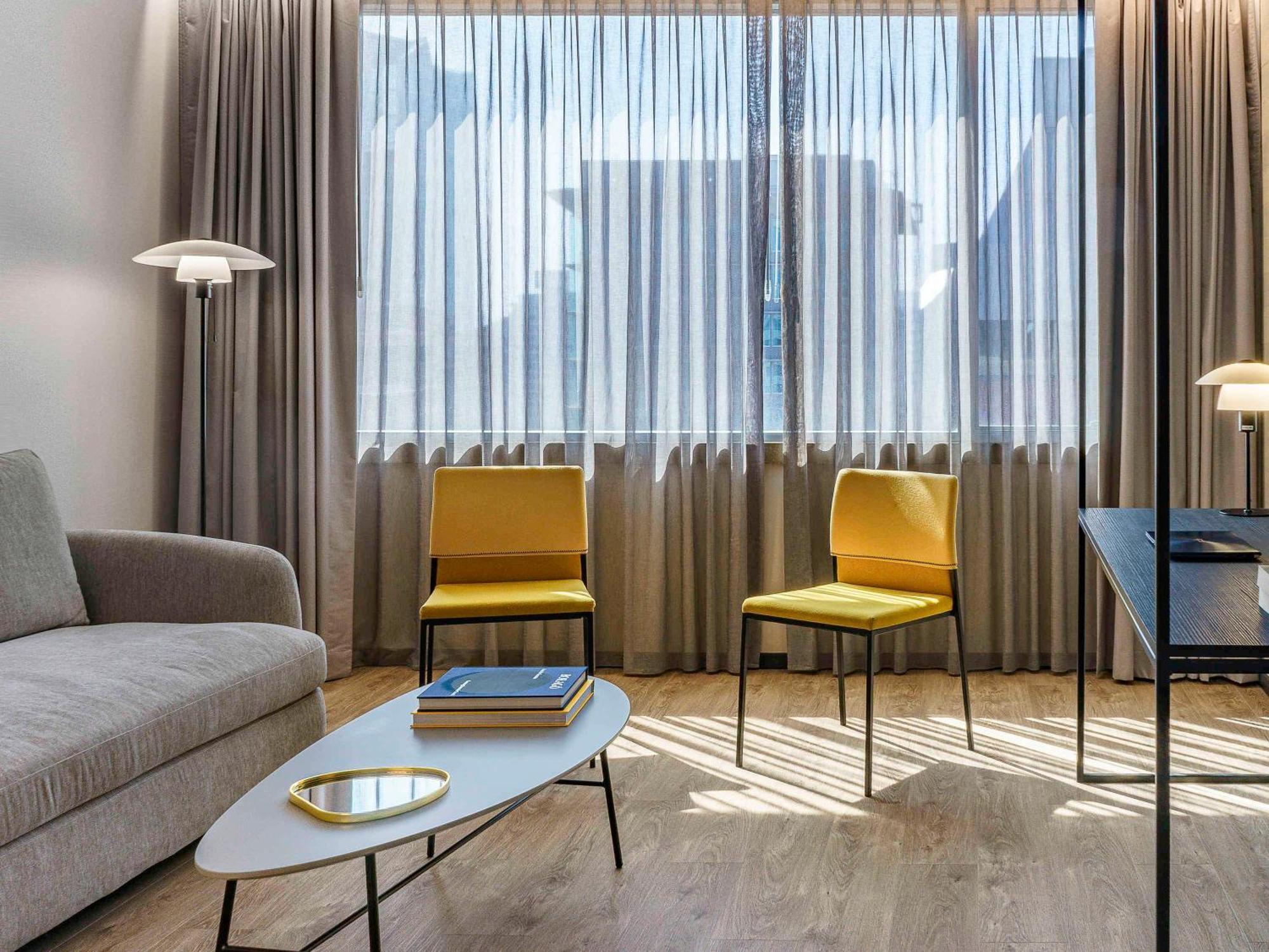 Готель Pullman Santiago El Bosque Екстер'єр фото A room at the hotel